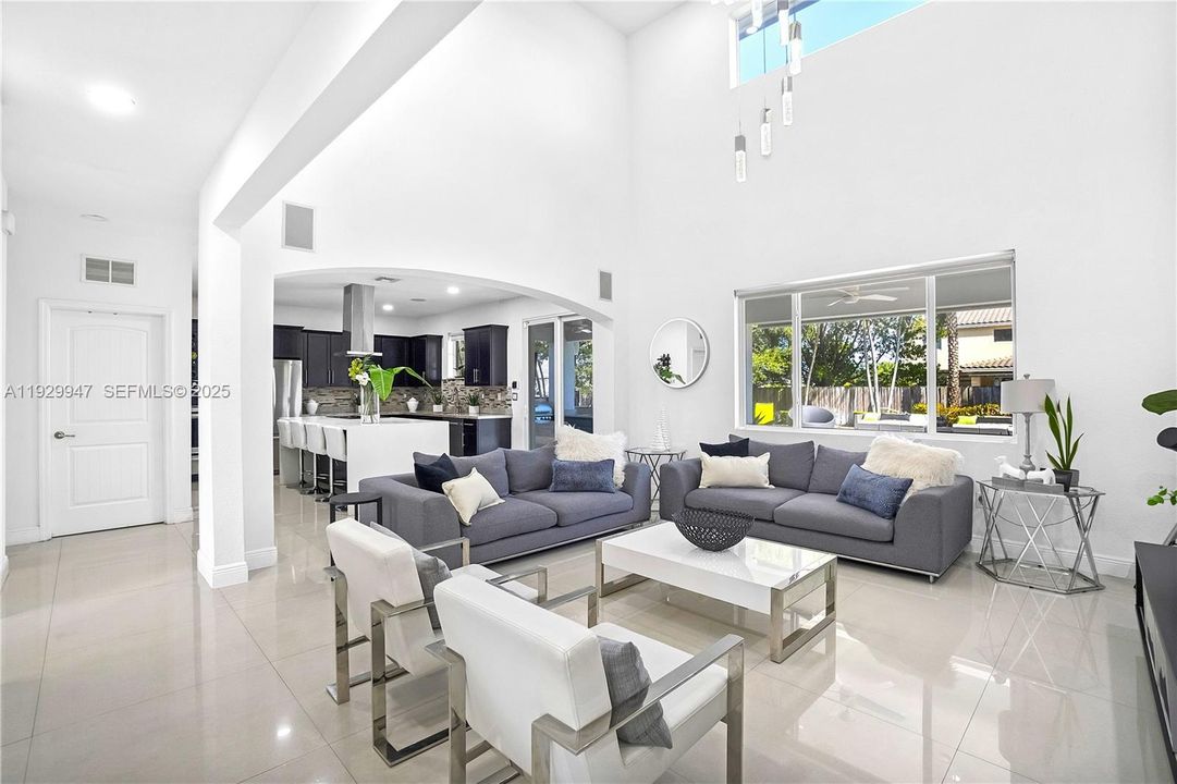 待售: $1,200,000 (5 贝兹, 3 浴室, 3116 平方英尺)