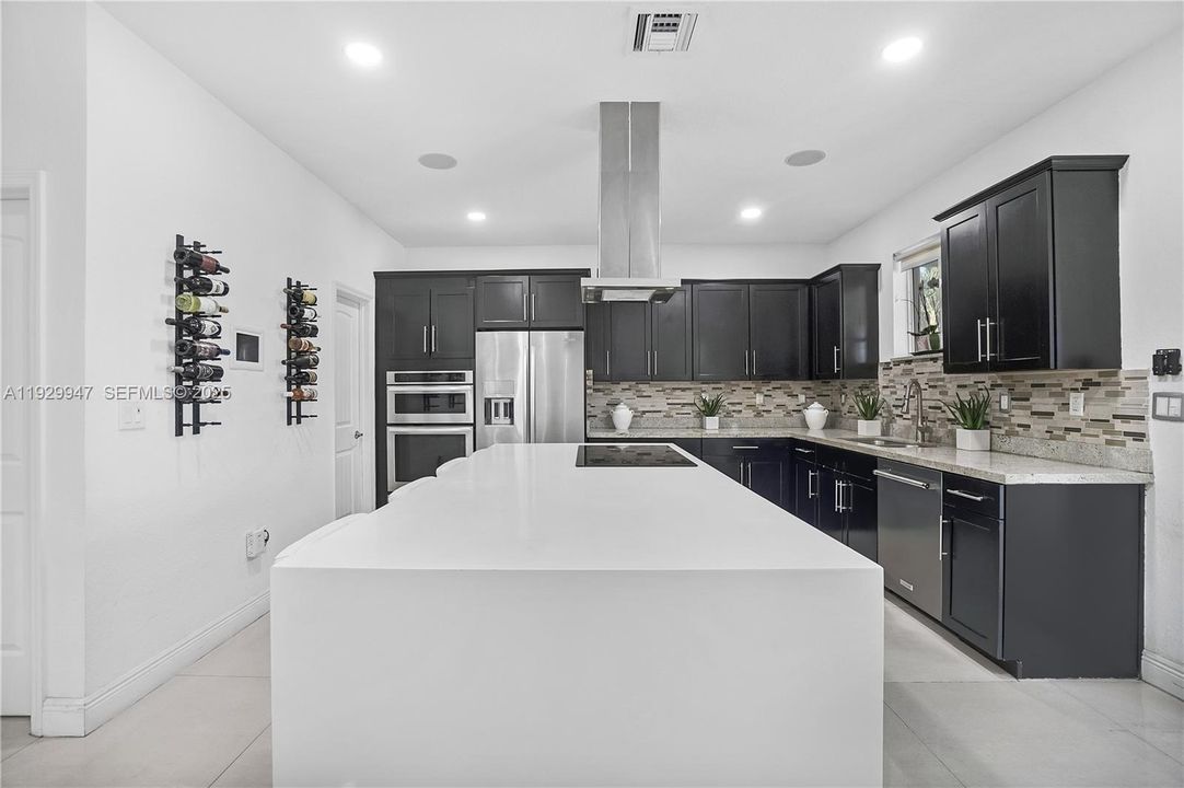 待售: $1,200,000 (5 贝兹, 3 浴室, 3116 平方英尺)