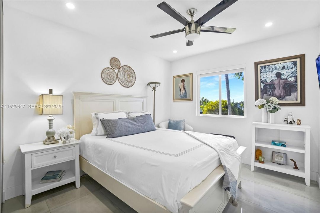 待售: $1,200,000 (5 贝兹, 3 浴室, 3116 平方英尺)