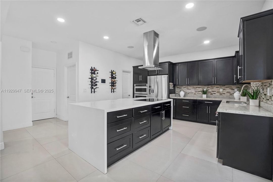 待售: $1,200,000 (5 贝兹, 3 浴室, 3116 平方英尺)