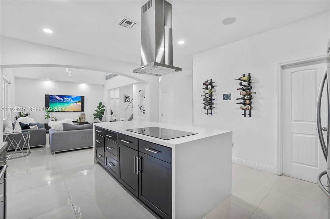 待售: $1,200,000 (5 贝兹, 3 浴室, 3116 平方英尺)