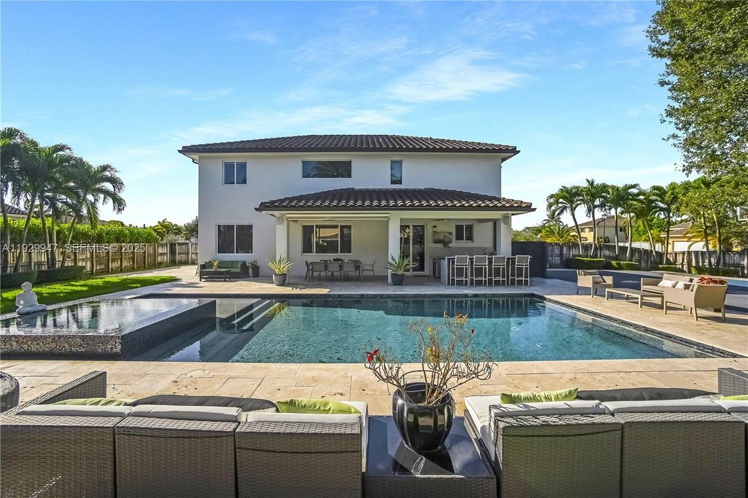 待售: $1,200,000 (5 贝兹, 3 浴室, 3116 平方英尺)