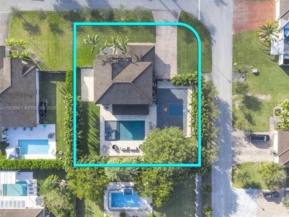 For Sale: $1,200,000 (5 beds, 3 baths, 3116 Square Feet)