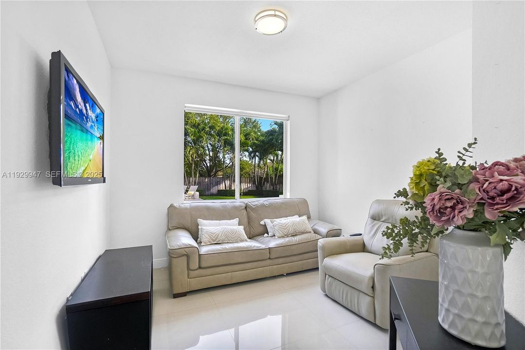 待售: $1,200,000 (5 贝兹, 3 浴室, 3116 平方英尺)