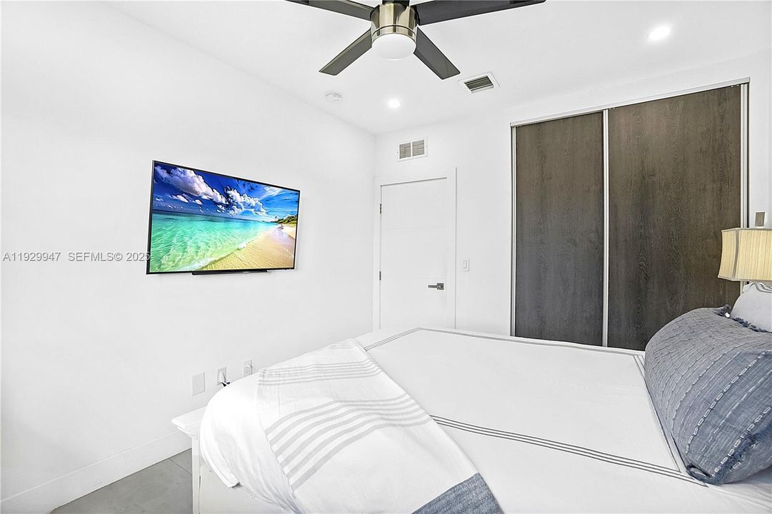 待售: $1,200,000 (5 贝兹, 3 浴室, 3116 平方英尺)