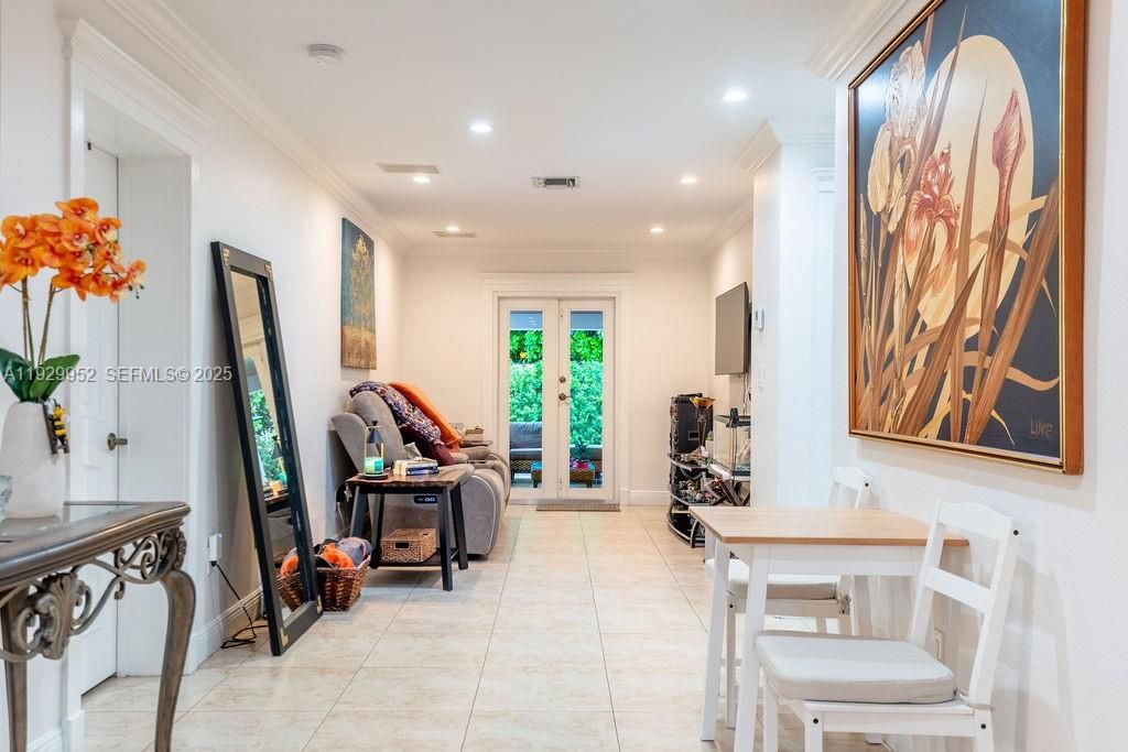 For Sale: $825,000 (3 beds, 2 baths, 1816 Square Feet)