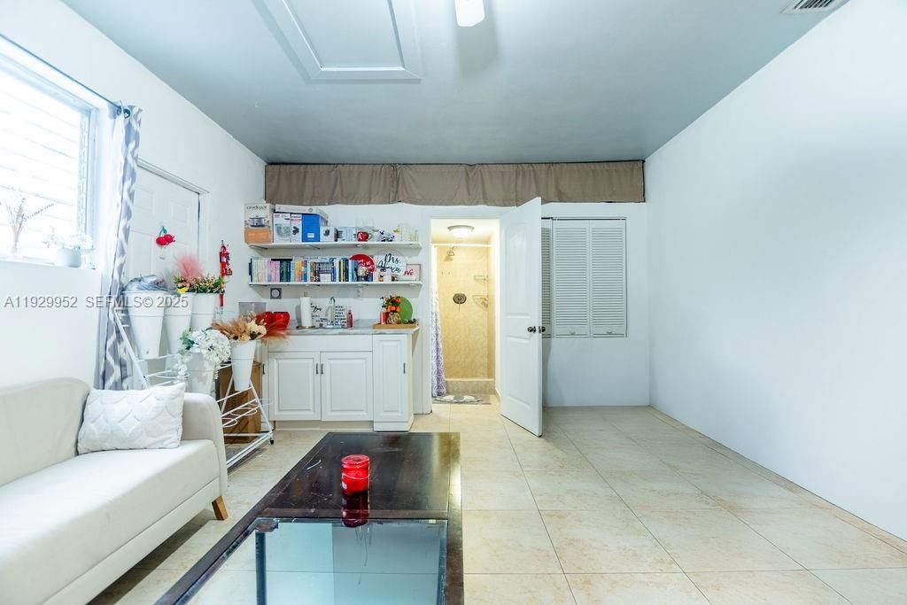 For Sale: $825,000 (3 beds, 2 baths, 1816 Square Feet)