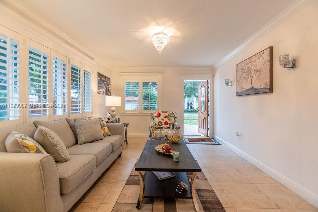 For Sale: $825,000 (3 beds, 2 baths, 1816 Square Feet)