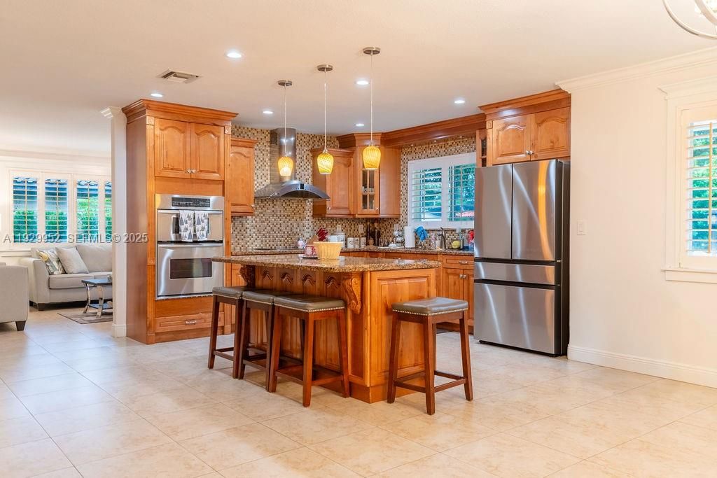 For Sale: $825,000 (3 beds, 2 baths, 1816 Square Feet)