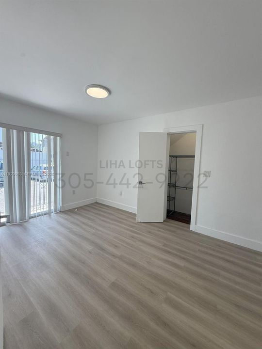 For Rent: $2,325 (2 beds, 2 baths, 900 Square Feet)