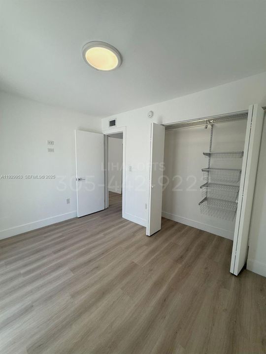 For Rent: $2,325 (2 beds, 2 baths, 900 Square Feet)