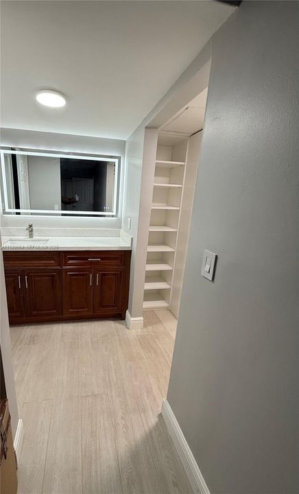 For Rent: $2,500 (2 beds, 2 baths, 900 Square Feet)