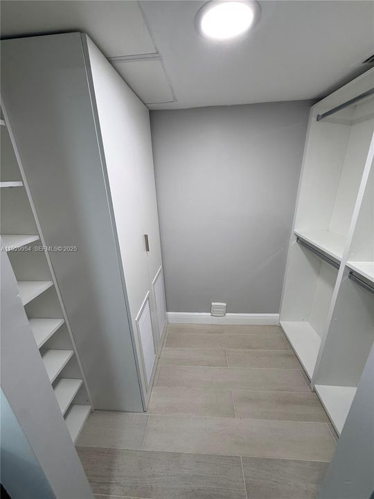 For Rent: $2,500 (2 beds, 2 baths, 900 Square Feet)