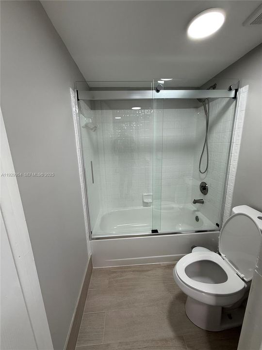 For Rent: $2,500 (2 beds, 2 baths, 900 Square Feet)