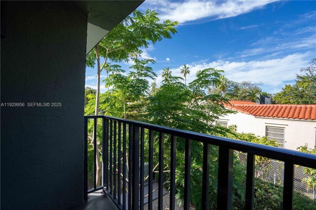 出租: $1,950 (1 贝兹, 1 浴室, 600 平方英尺)