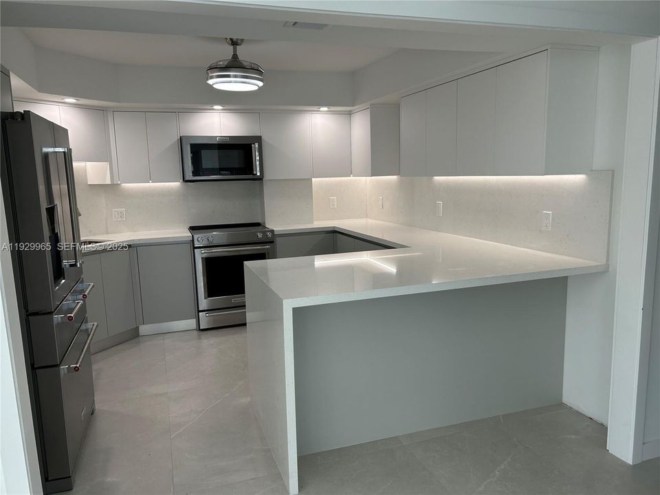 В аренду: $6,700 (2 спален, 2 ванн, 1469 Квадратных фут)