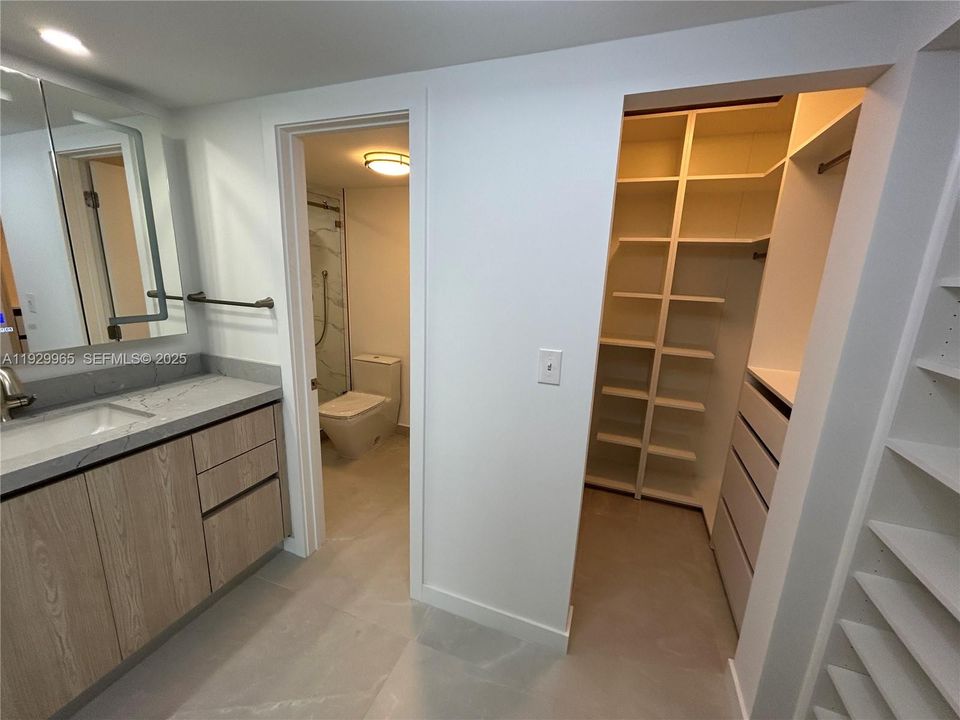 В аренду: $6,700 (2 спален, 2 ванн, 1469 Квадратных фут)