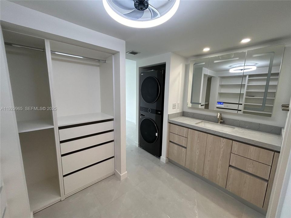 В аренду: $6,700 (2 спален, 2 ванн, 1469 Квадратных фут)