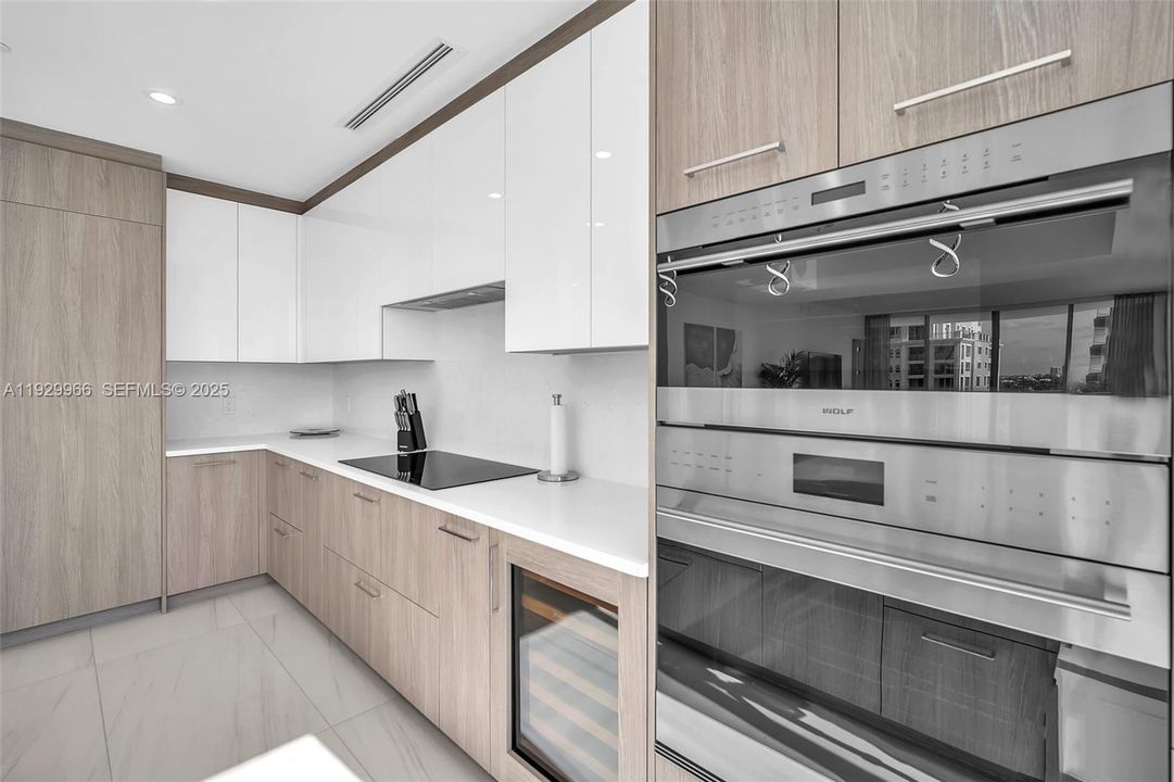 For Rent: $22,500 (3 beds, 3 baths, 2288 Square Feet)