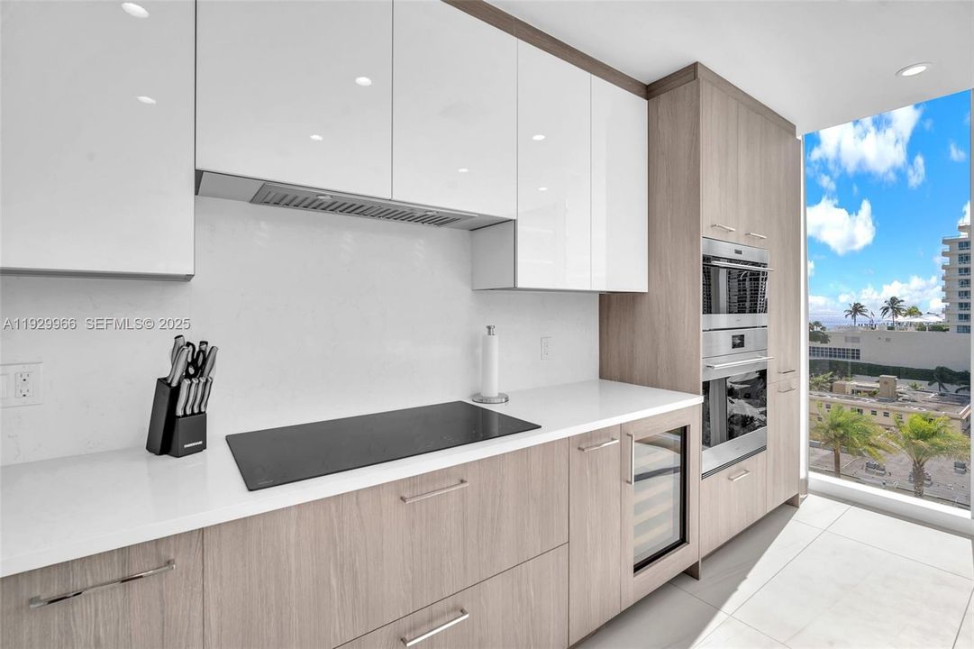 For Rent: $22,500 (3 beds, 3 baths, 2288 Square Feet)