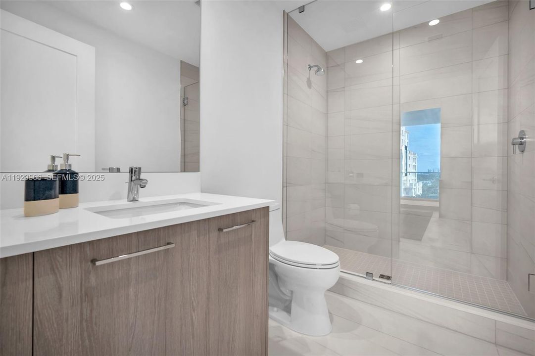 For Rent: $22,500 (3 beds, 3 baths, 2288 Square Feet)