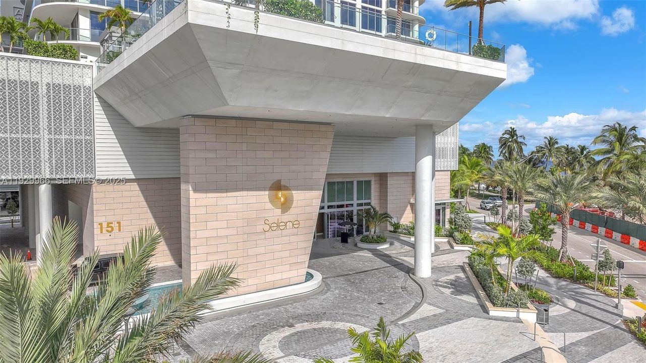 For Rent: $22,500 (3 beds, 3 baths, 2288 Square Feet)