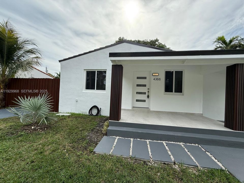 En Venta: $645,000 (2 camas, 2 baños, 770 Pies cuadrados)