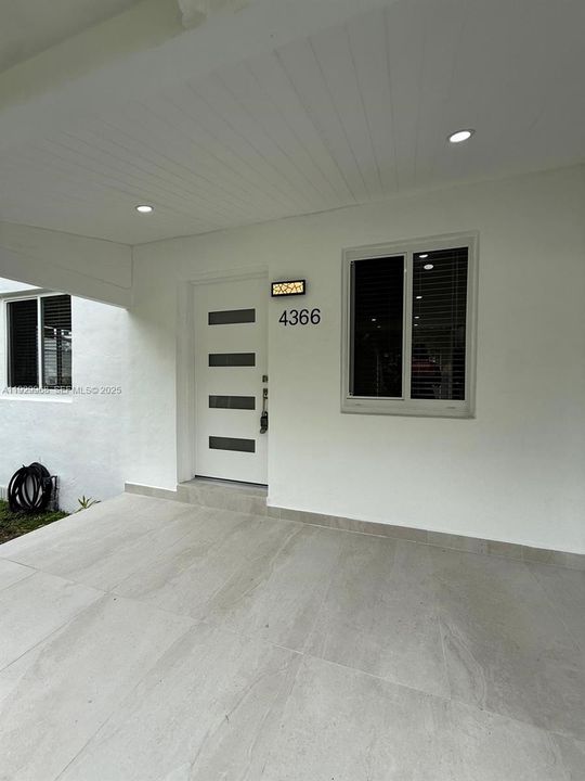 En Venta: $645,000 (2 camas, 2 baños, 770 Pies cuadrados)