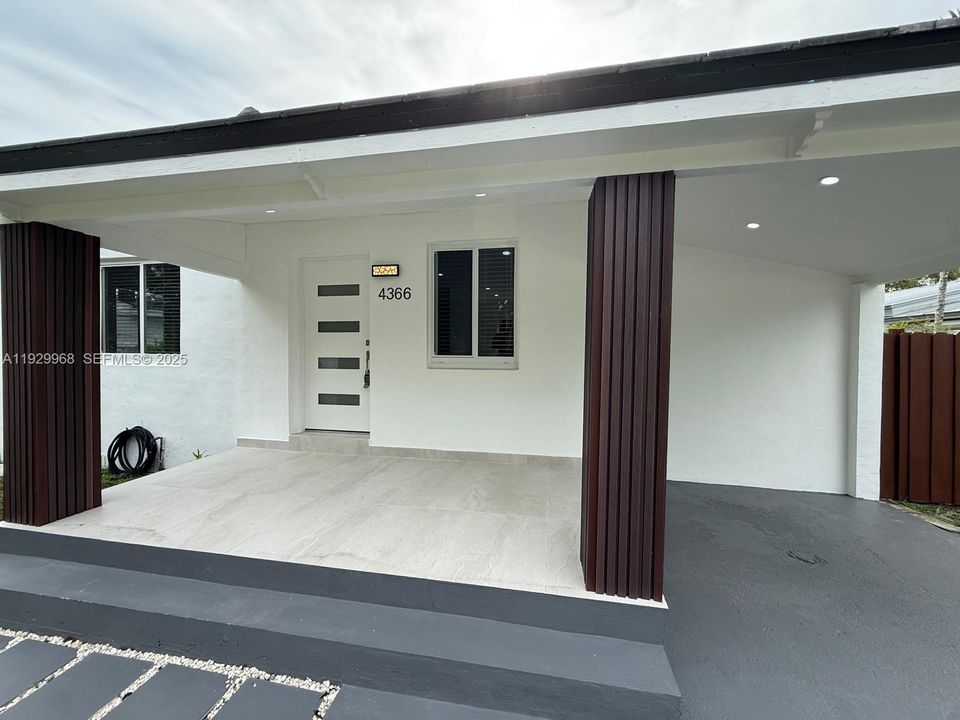 En Venta: $645,000 (2 camas, 2 baños, 770 Pies cuadrados)