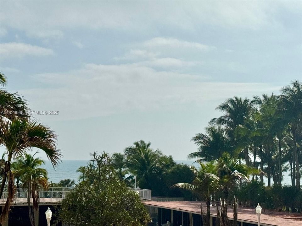 For Sale: $2,189,000 (3 beds, 2 baths, 1688 Square Feet)