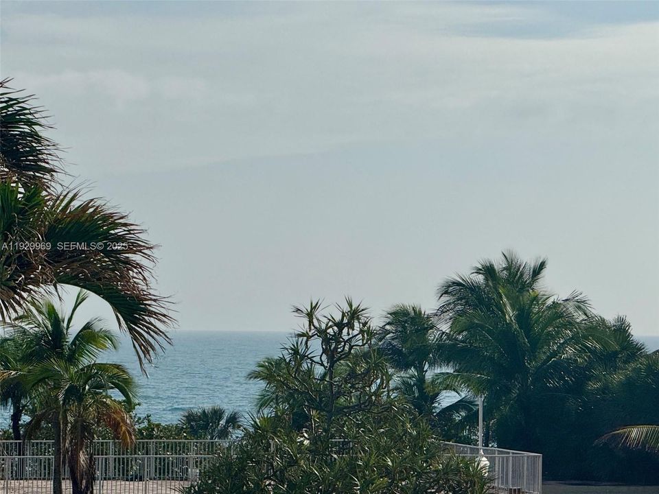 For Sale: $2,189,000 (3 beds, 2 baths, 1688 Square Feet)