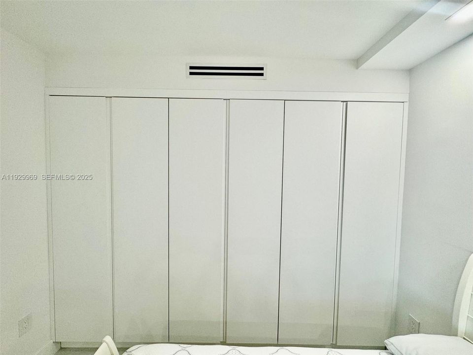 For Sale: $2,189,000 (3 beds, 2 baths, 1688 Square Feet)