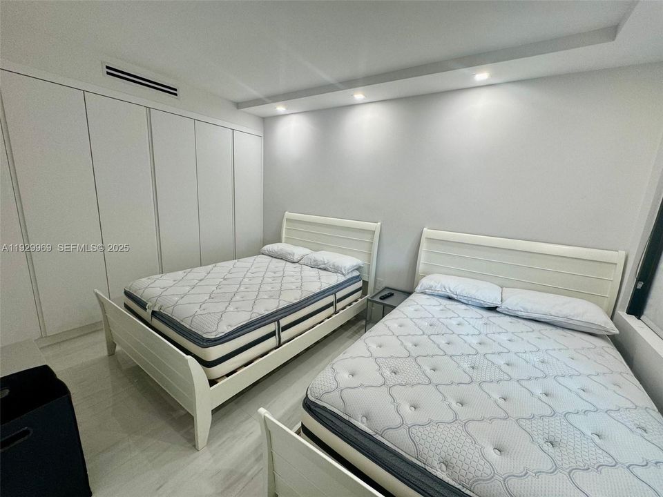 For Sale: $2,189,000 (3 beds, 2 baths, 1688 Square Feet)