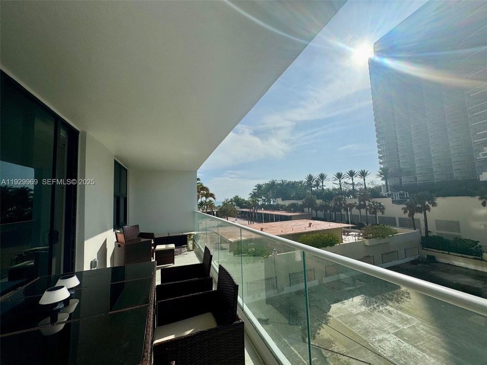 For Sale: $2,189,000 (3 beds, 2 baths, 1688 Square Feet)