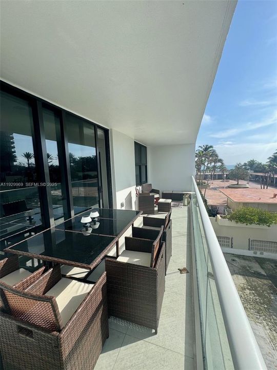 For Sale: $2,189,000 (3 beds, 2 baths, 1688 Square Feet)