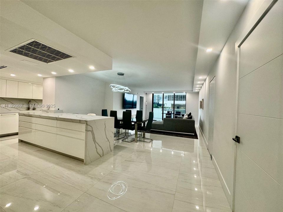 For Sale: $2,189,000 (3 beds, 2 baths, 1688 Square Feet)