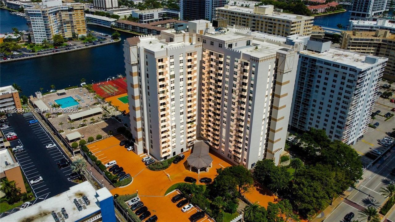 En Renta: $2,300 (1 camas, 2 baños, 1300 Pies cuadrados)