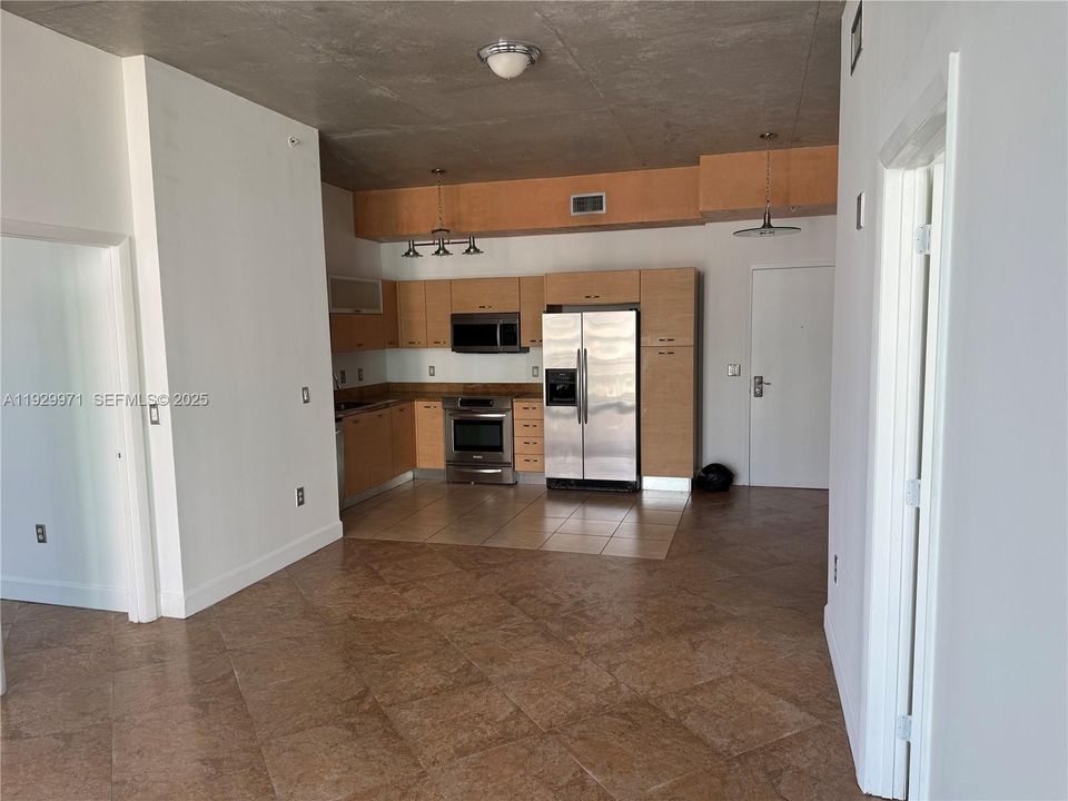 For Rent: $3,300 (2 beds, 2 baths, 1065 Square Feet)