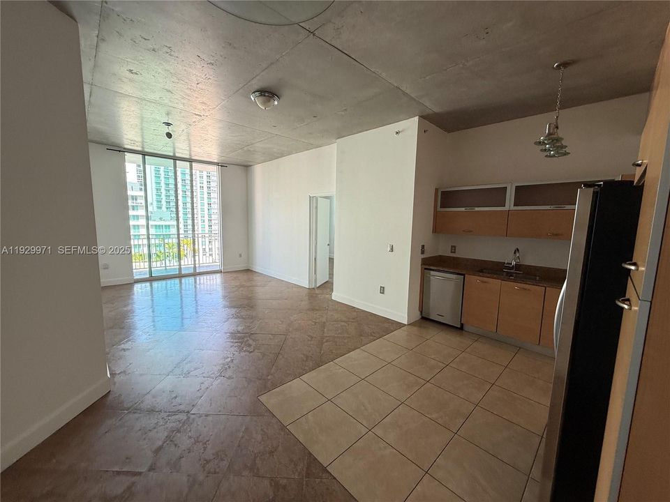 For Rent: $3,300 (2 beds, 2 baths, 1065 Square Feet)