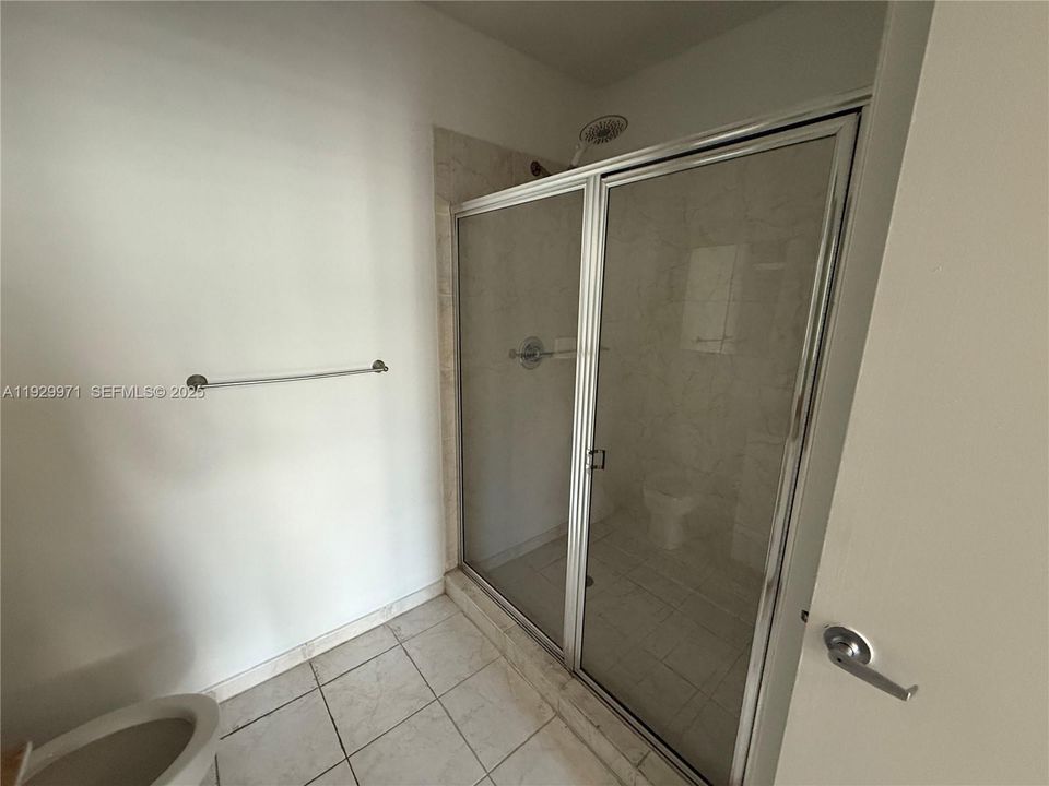 For Rent: $3,300 (2 beds, 2 baths, 1065 Square Feet)
