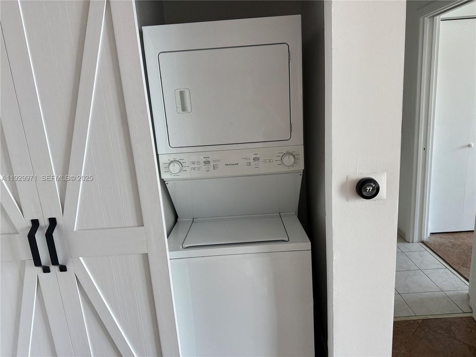 For Rent: $3,300 (2 beds, 2 baths, 1065 Square Feet)