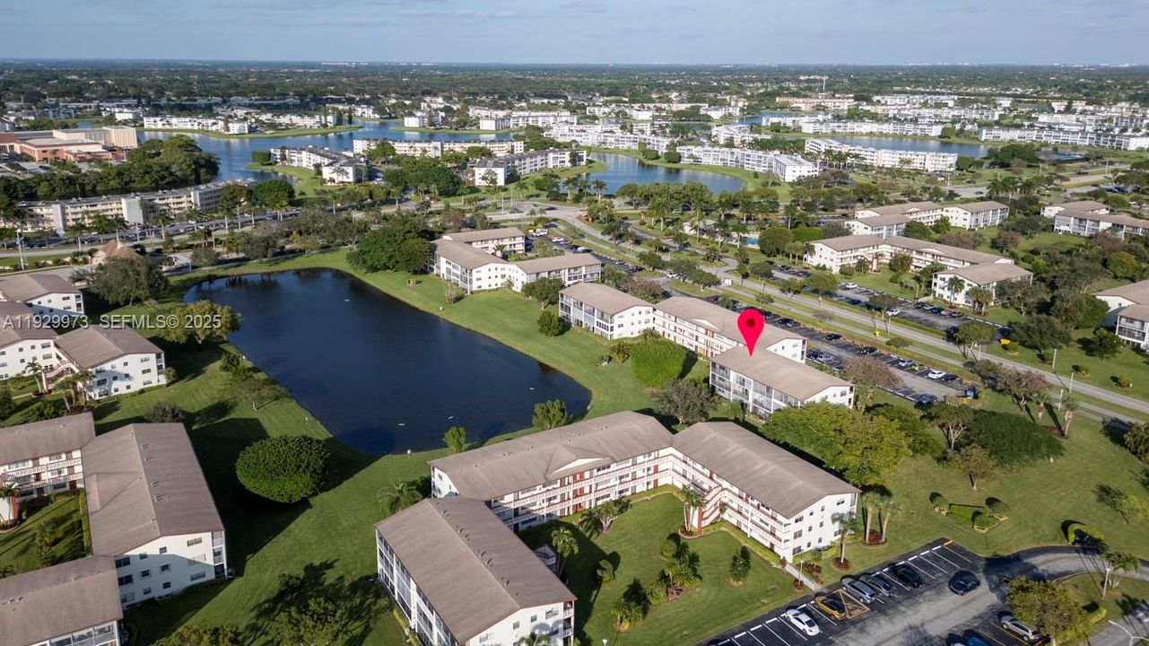 For Rent: $1,750 (2 beds, 1 baths, 840 Square Feet)