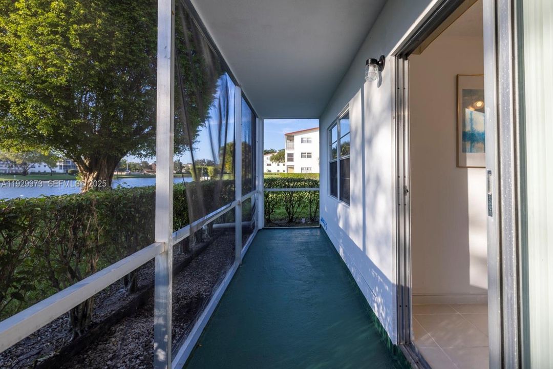 For Rent: $1,750 (2 beds, 1 baths, 840 Square Feet)