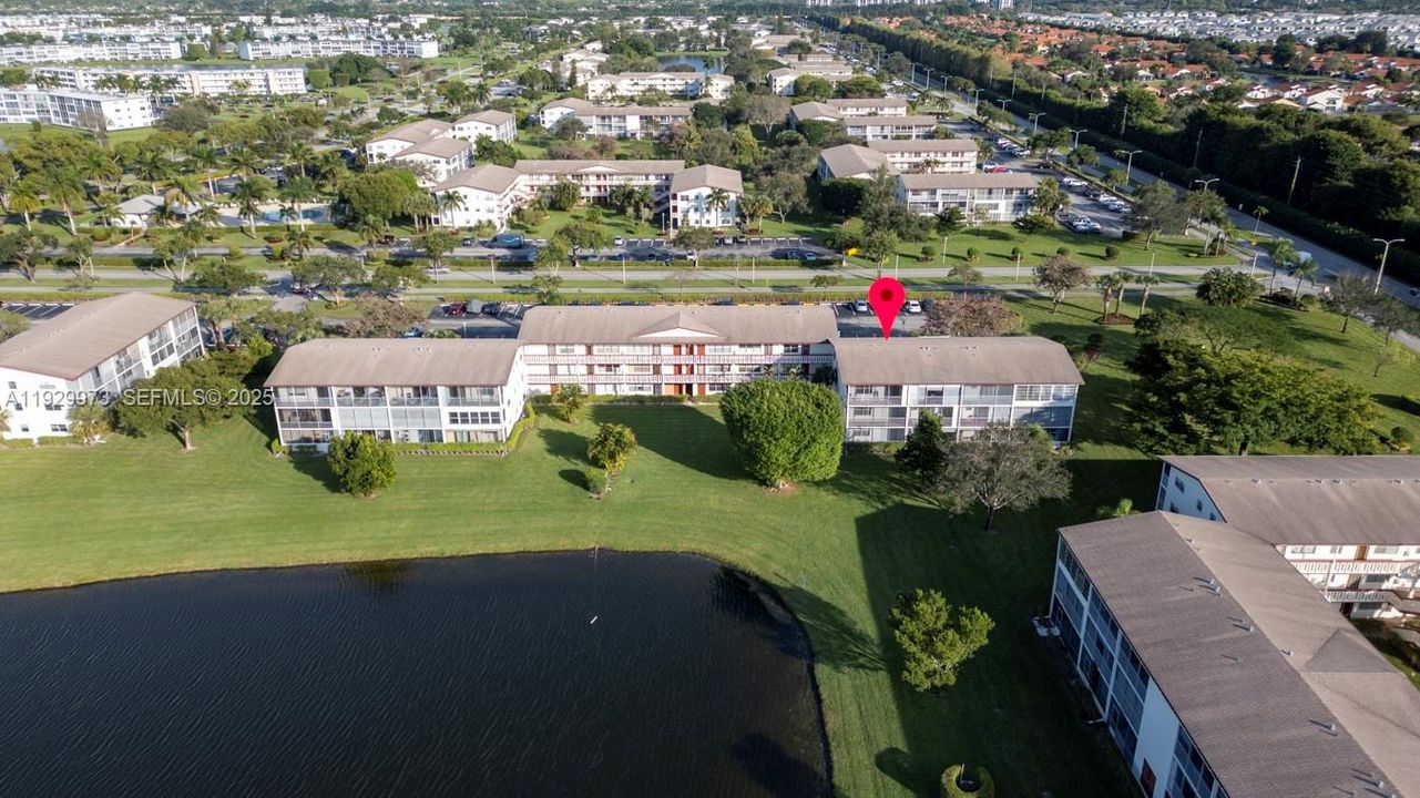 For Rent: $1,750 (2 beds, 1 baths, 840 Square Feet)