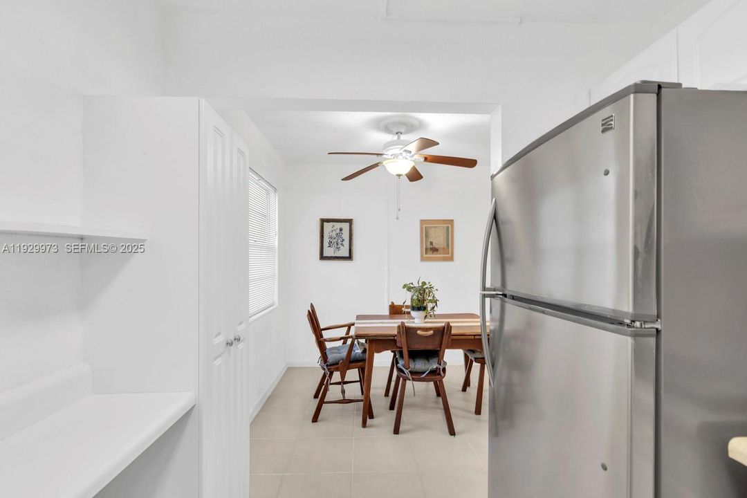 For Rent: $1,750 (2 beds, 1 baths, 840 Square Feet)