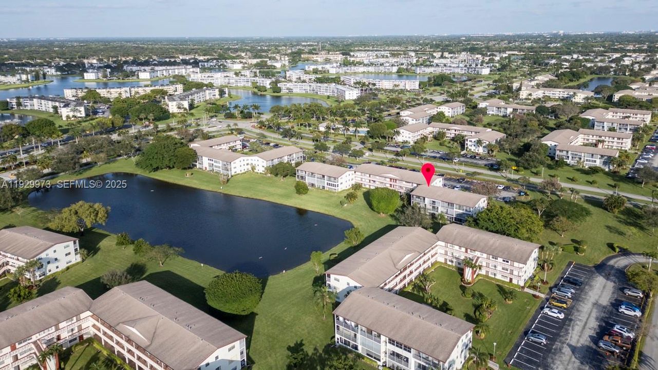 For Rent: $1,750 (2 beds, 1 baths, 840 Square Feet)