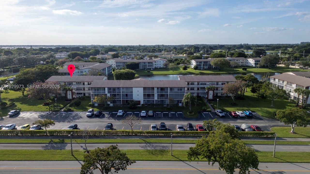 For Rent: $1,750 (2 beds, 1 baths, 840 Square Feet)