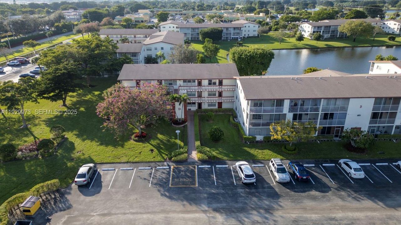 For Rent: $1,750 (2 beds, 1 baths, 840 Square Feet)