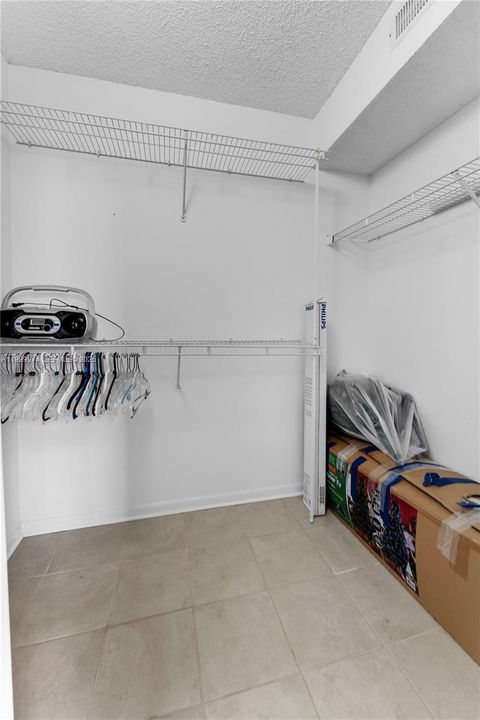 En Venta: $250,000 (3 camas, 2 baños, 1220 Pies cuadrados)