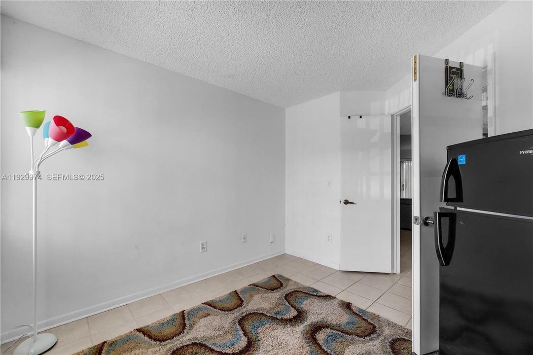 En Venta: $250,000 (3 camas, 2 baños, 1220 Pies cuadrados)